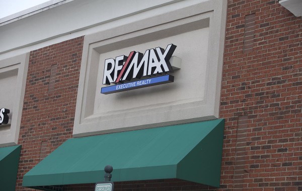 ReMax Storefront Sign