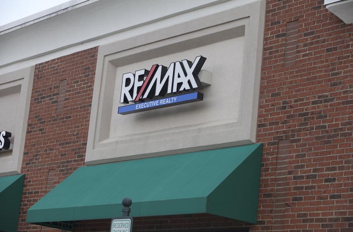 ReMax Storefront Sign